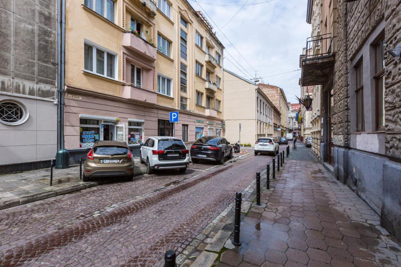 Подобово У Місті Львові На Вулиця Ференца Ліста 3 Біля Палацу Мистецтв Центр Esterno foto